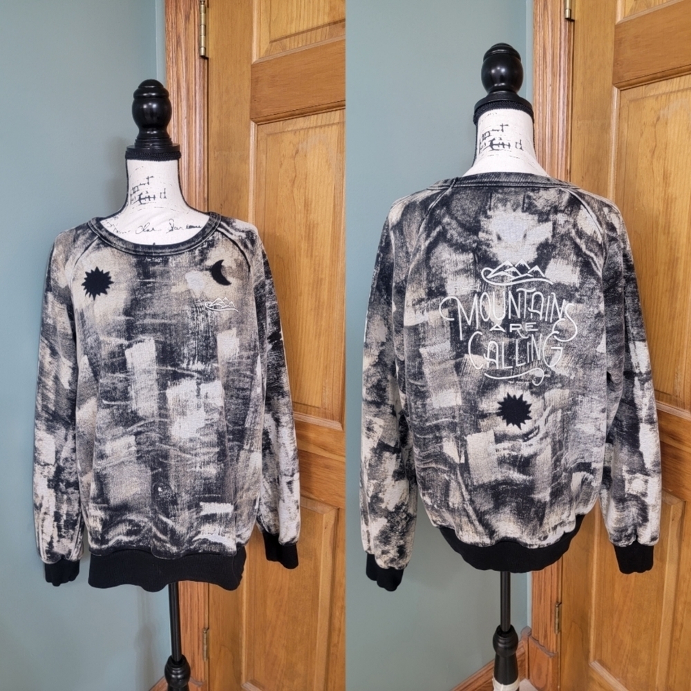 United By Blue‎ Custom Bleached Sweatshirt Size Large Unisex